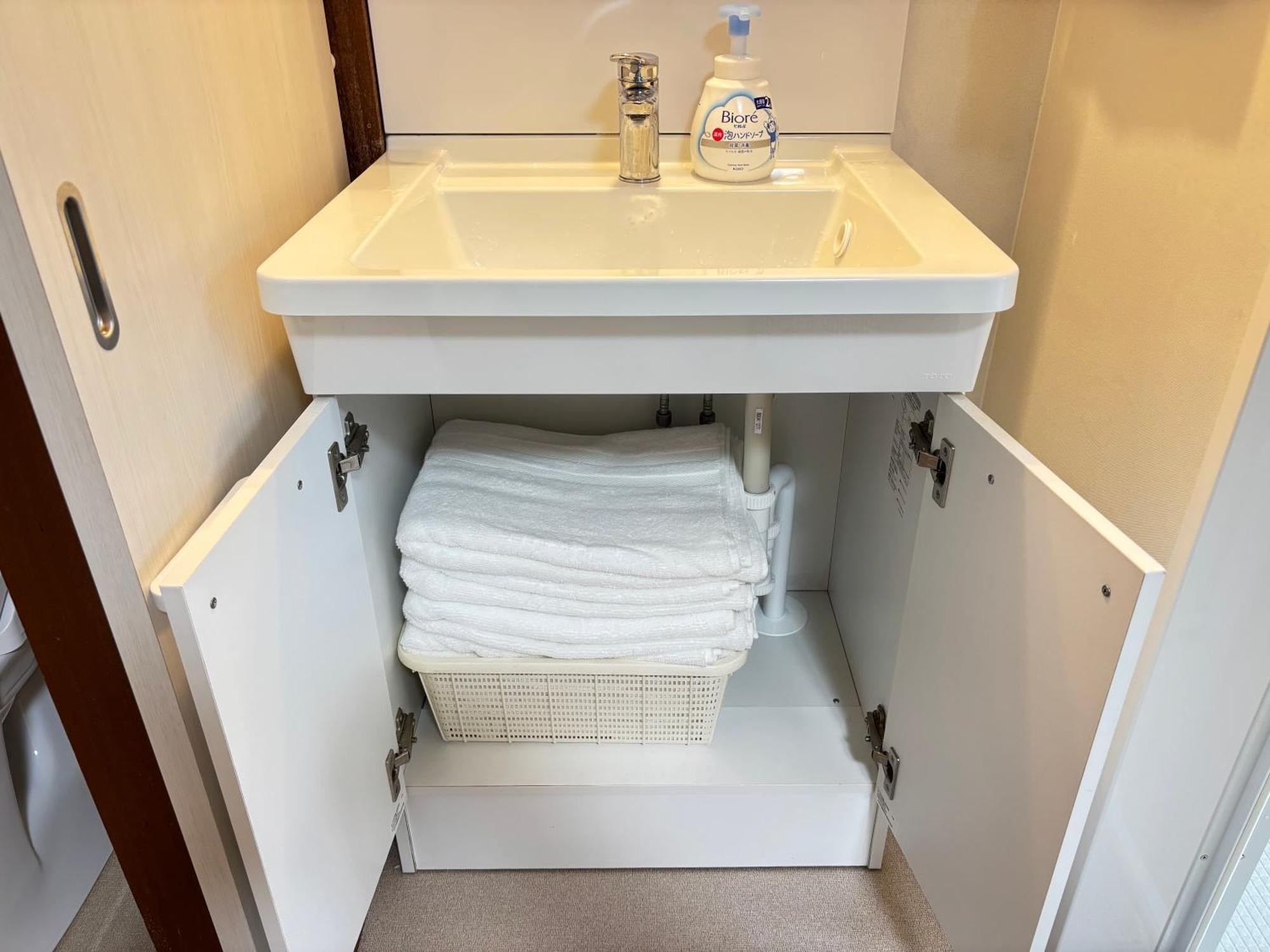 Apartment Urayasu House! For Up To 6 People, 15 Min Bus Ride To Disney!